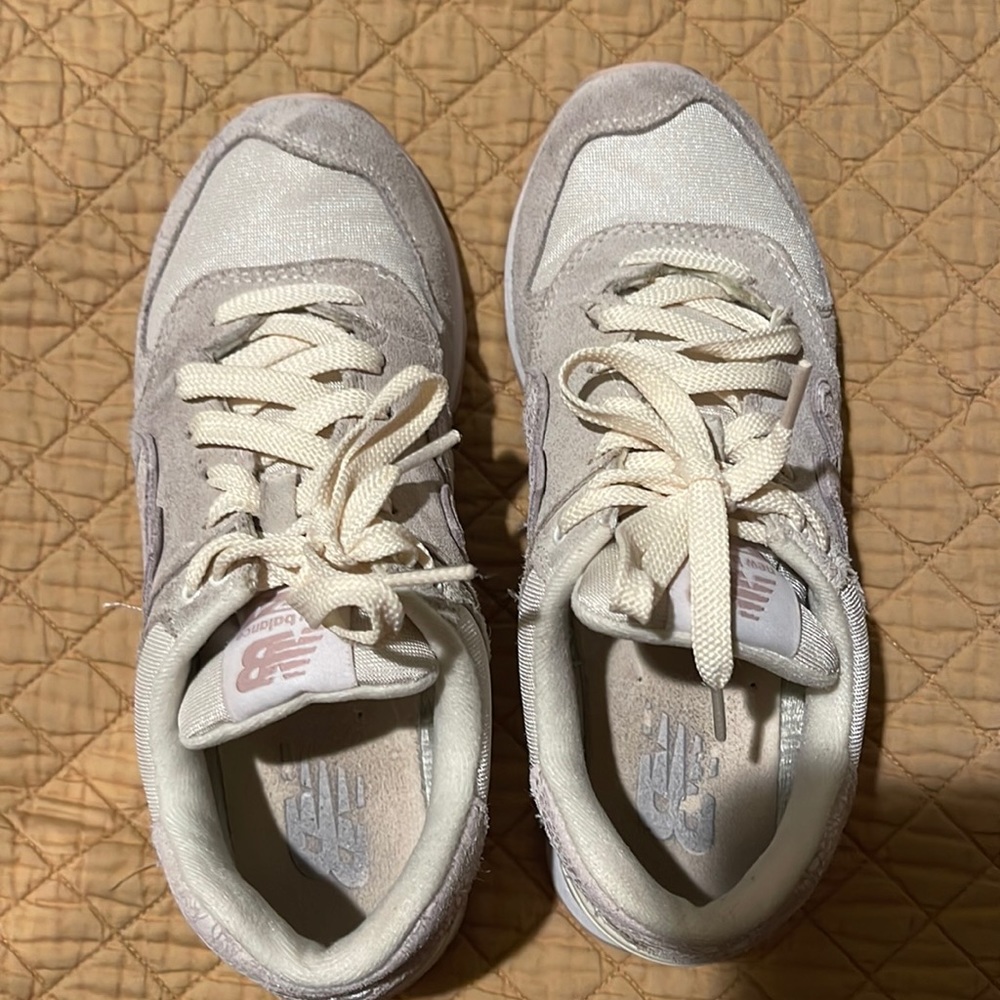 New balance shoes